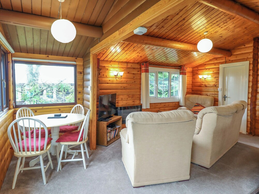 Y Bwthyn Pren, Cabin 209,