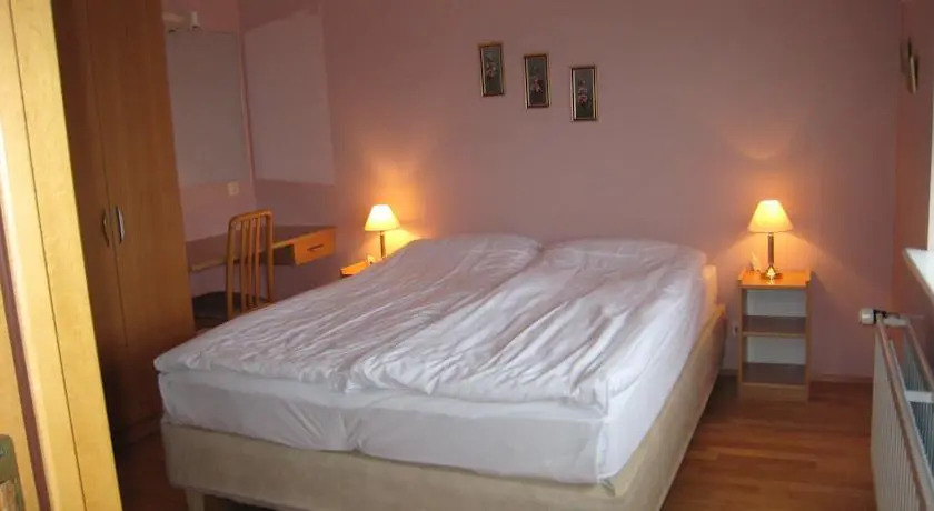Leifsstadir Guesthouse