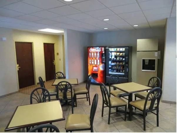 HomeTown Hotel Bryant
