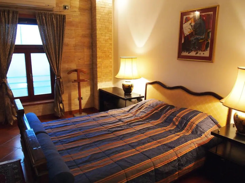 Hedonist Lounge Hostel