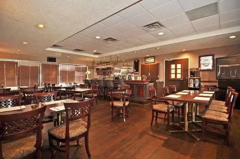 Best Western Plus Manoir Adelaide