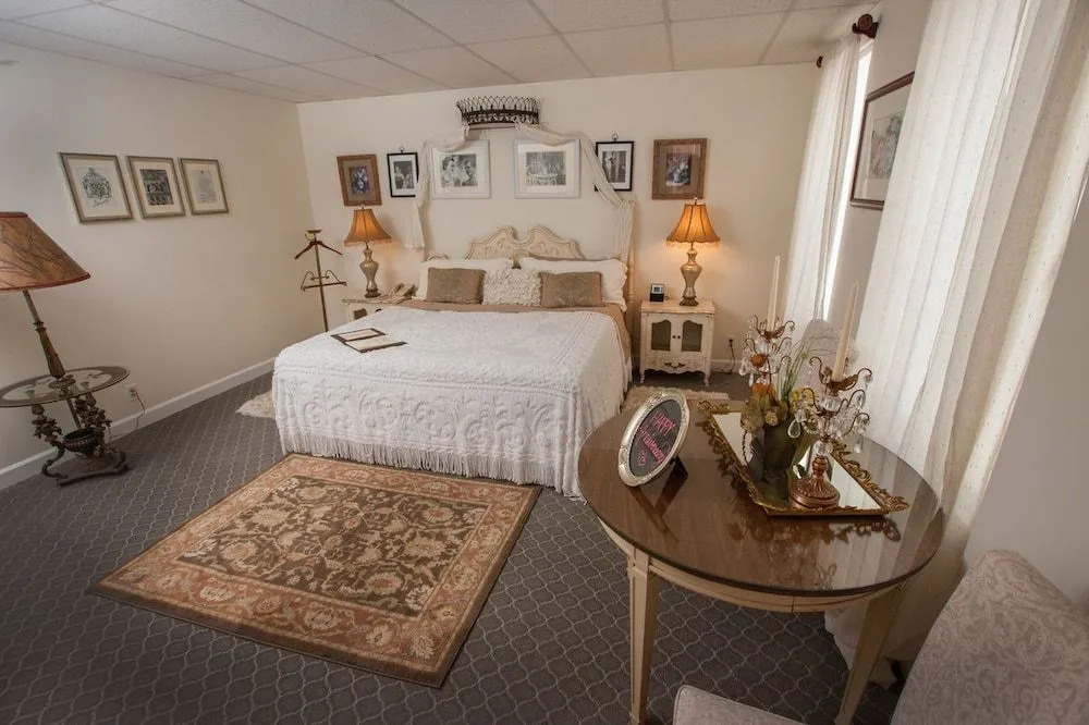 Seminole Inn
