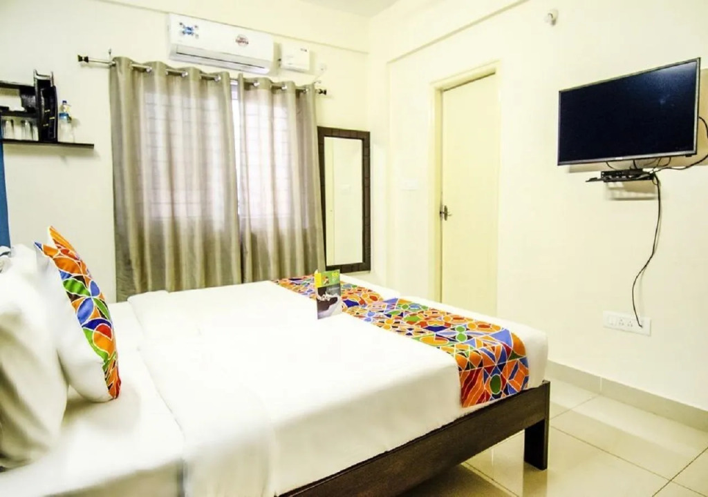 Hotel 12 Degrees West EGL