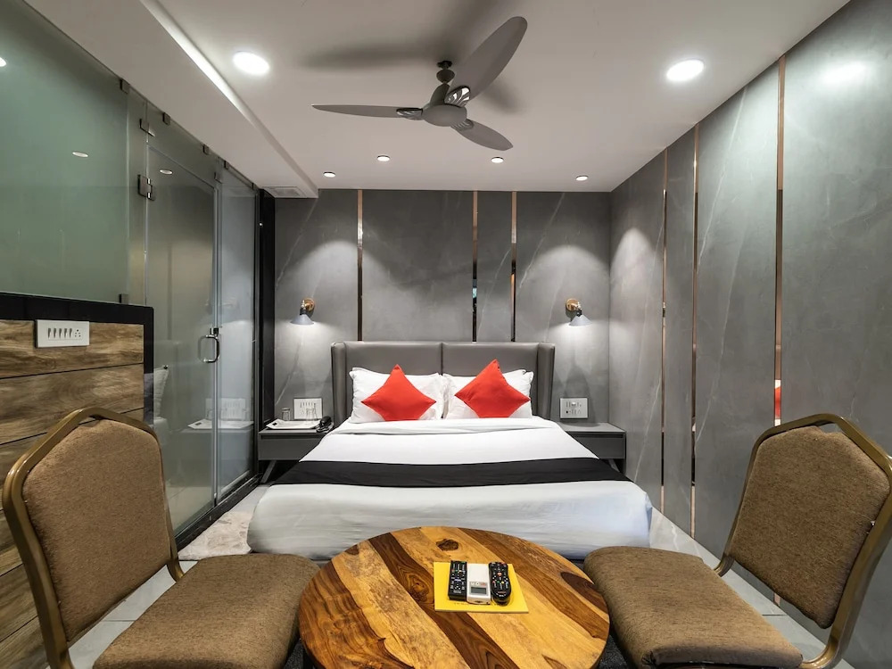 Oyo 1386 Hotel Welcome Palace