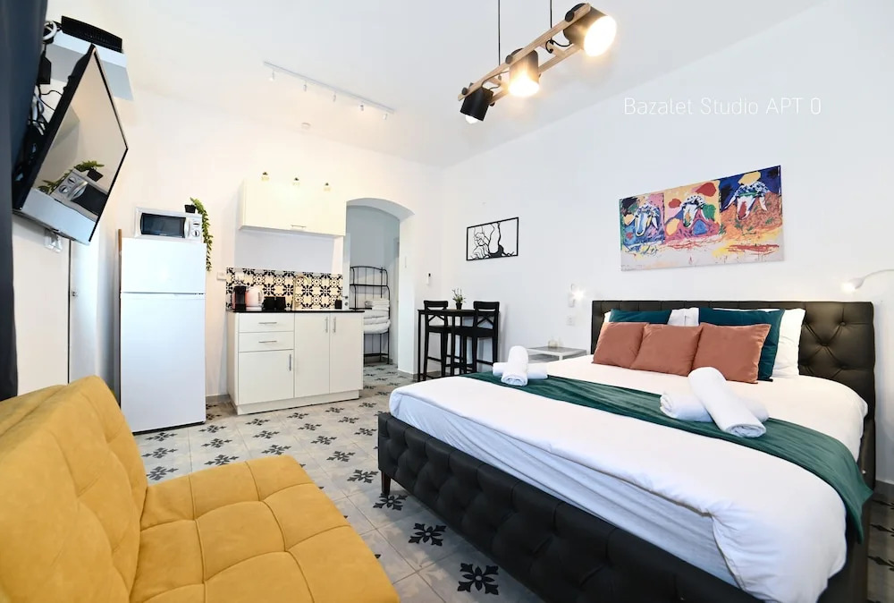 Bazelet Apartments