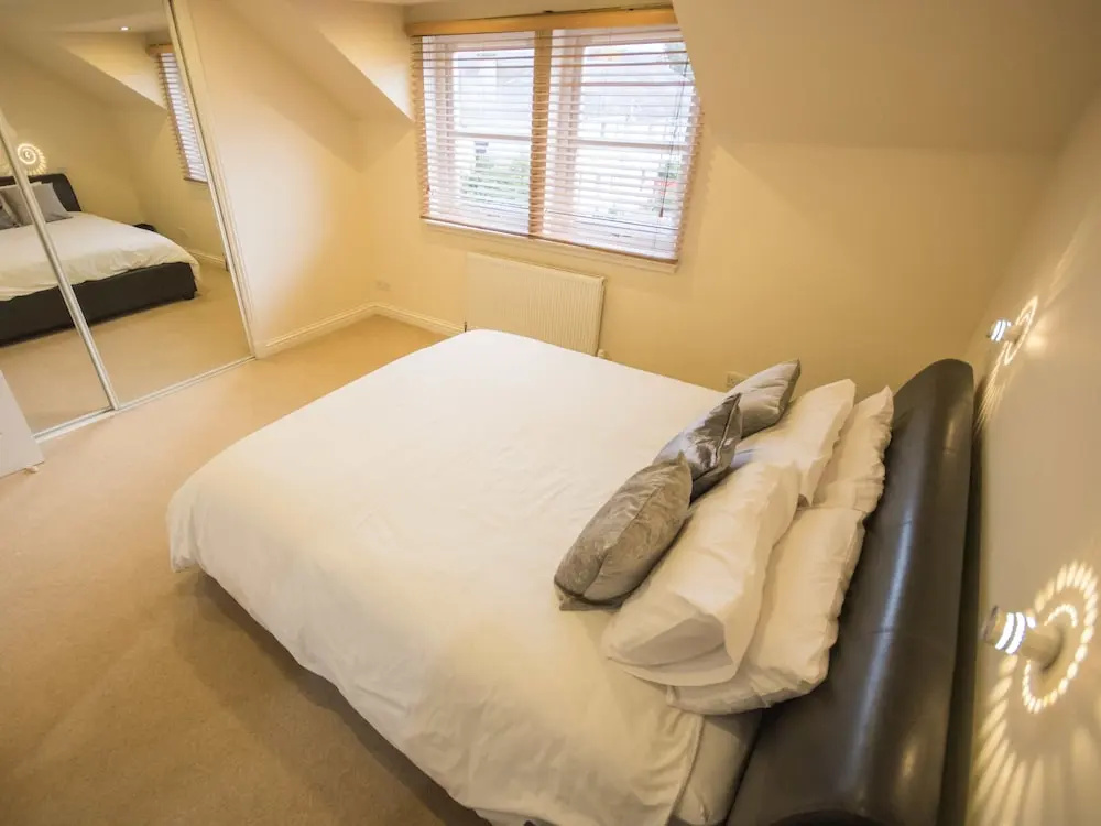 Crown Luxury Serviced Apartments