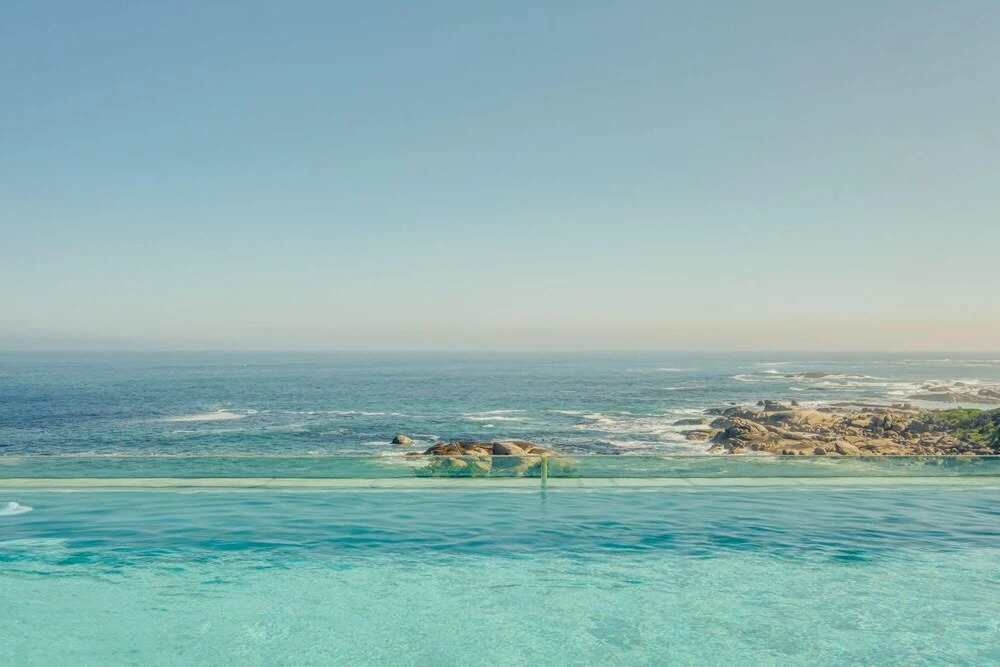 Gorgeous Camps Bay Apartment in Secure Block With Sea Views Caliche