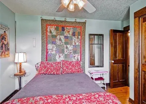 Judy Creek 4 Br home by RedAwning