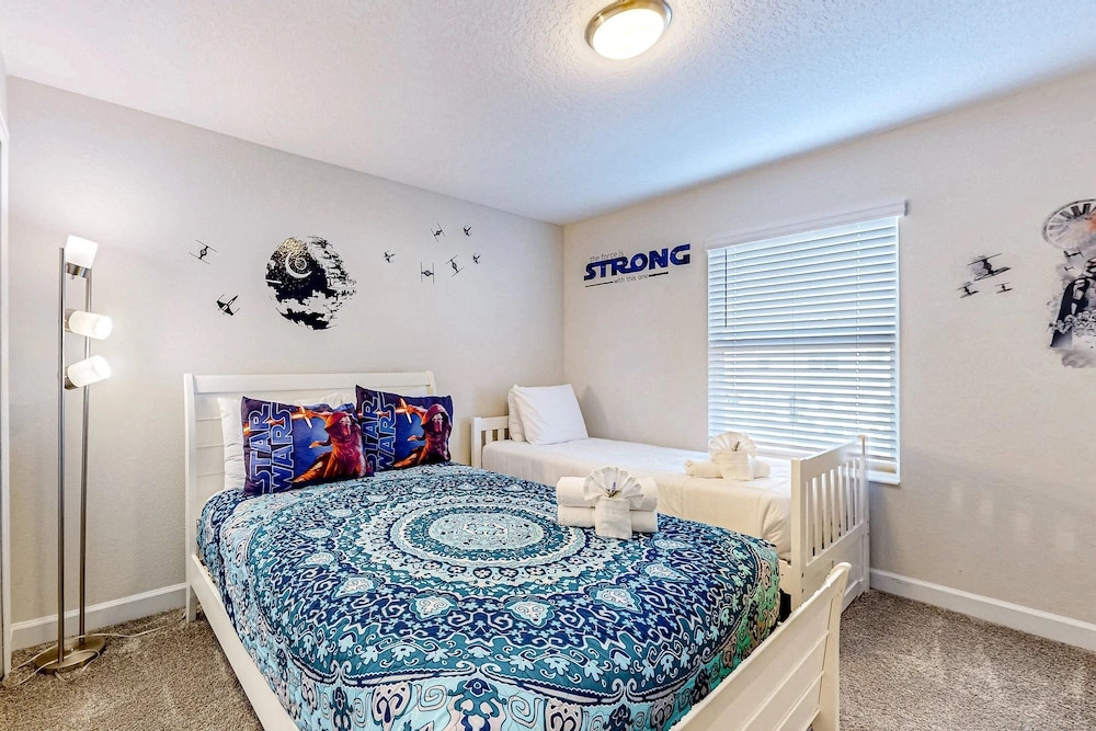 Inviting Home Near Theme Parks With Private Heated Pool, Lanai, Patio & W/D
