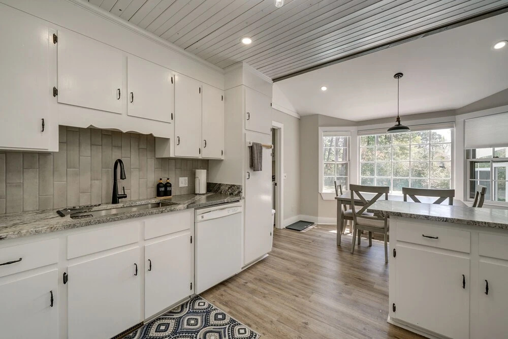 Wilmington Rental ~ 4 Mi to Wrightsville Beach!
