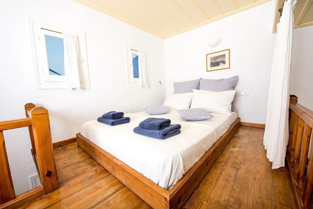 Lighthouse Hotel