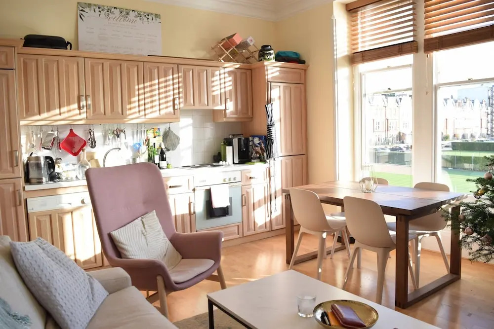 1 Bedroom Apartment Overlooking Queen's Club