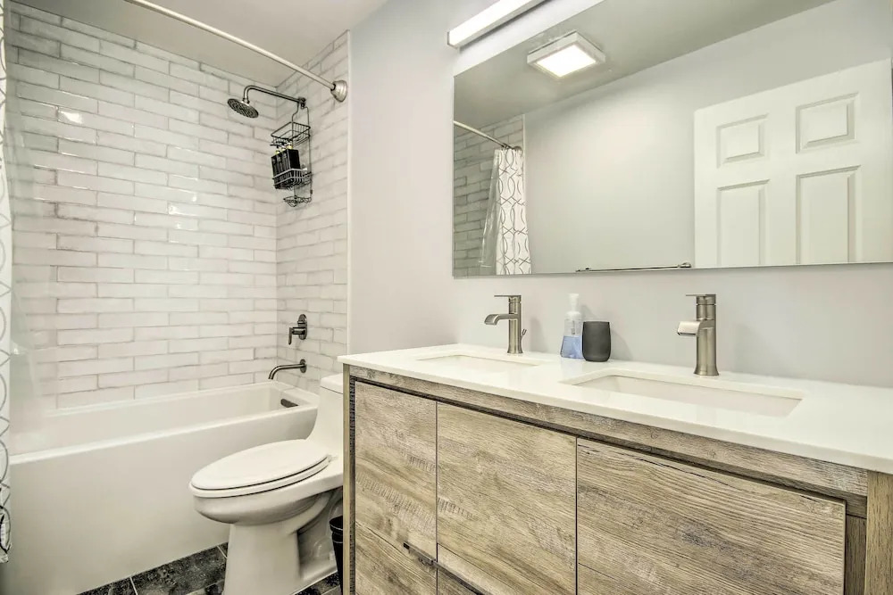2 Mi to National Mall: Modern DC Retreat w/ Patio