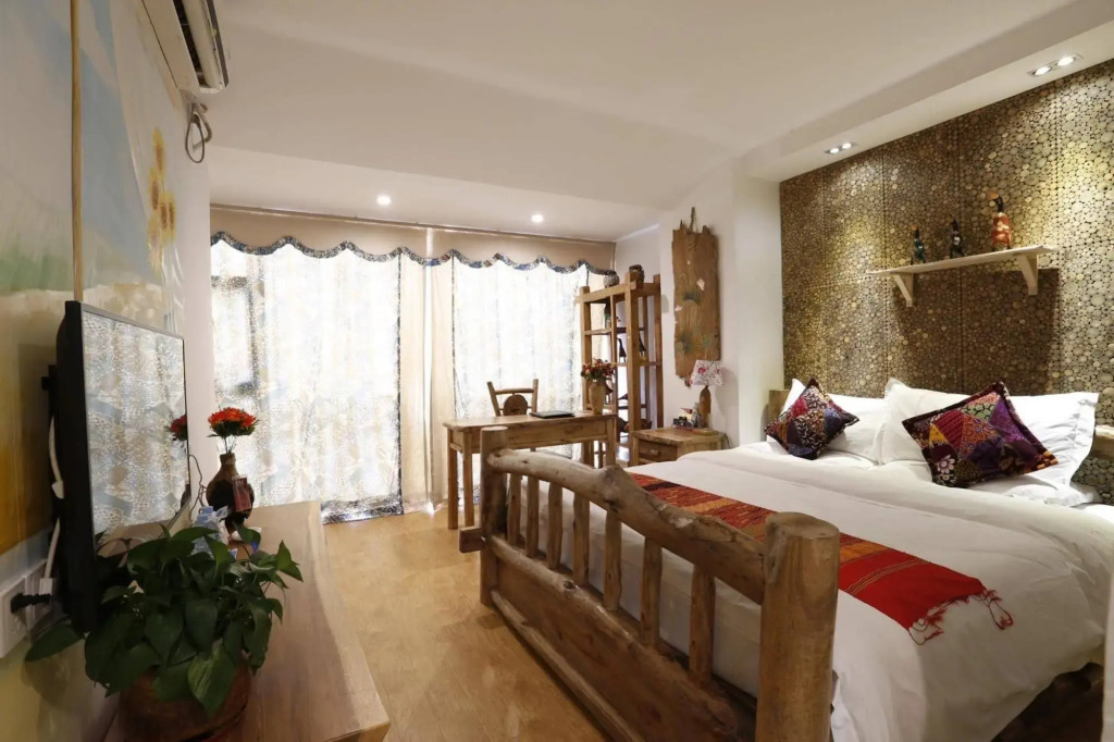 Pufengtang Wooden Art Hotel