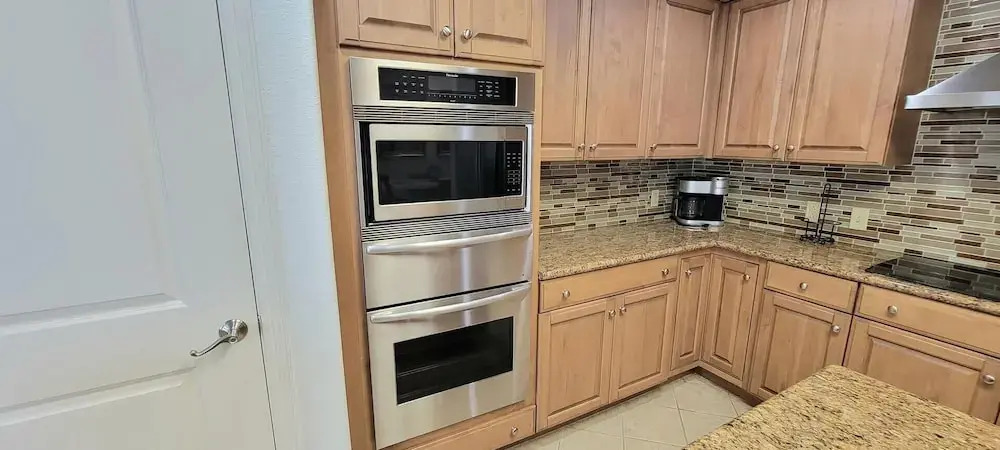 Laguna Bay 3 Bedroom Condo by Redawning