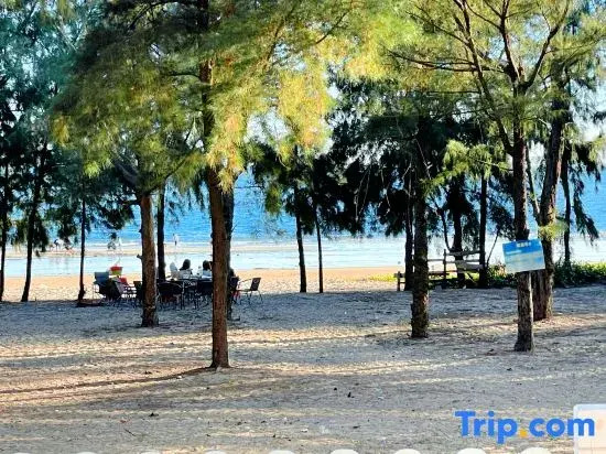 Yangjiang Beach House B&B