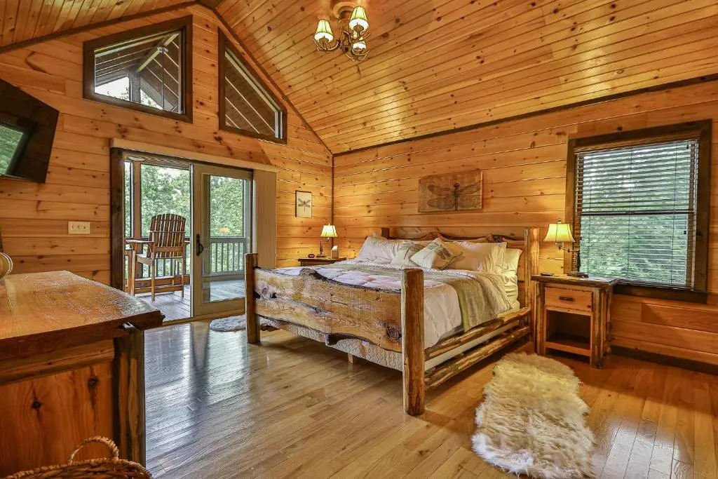 Chateau Relaxeau Breathtaking Spacious Mountain Home on Paved Road