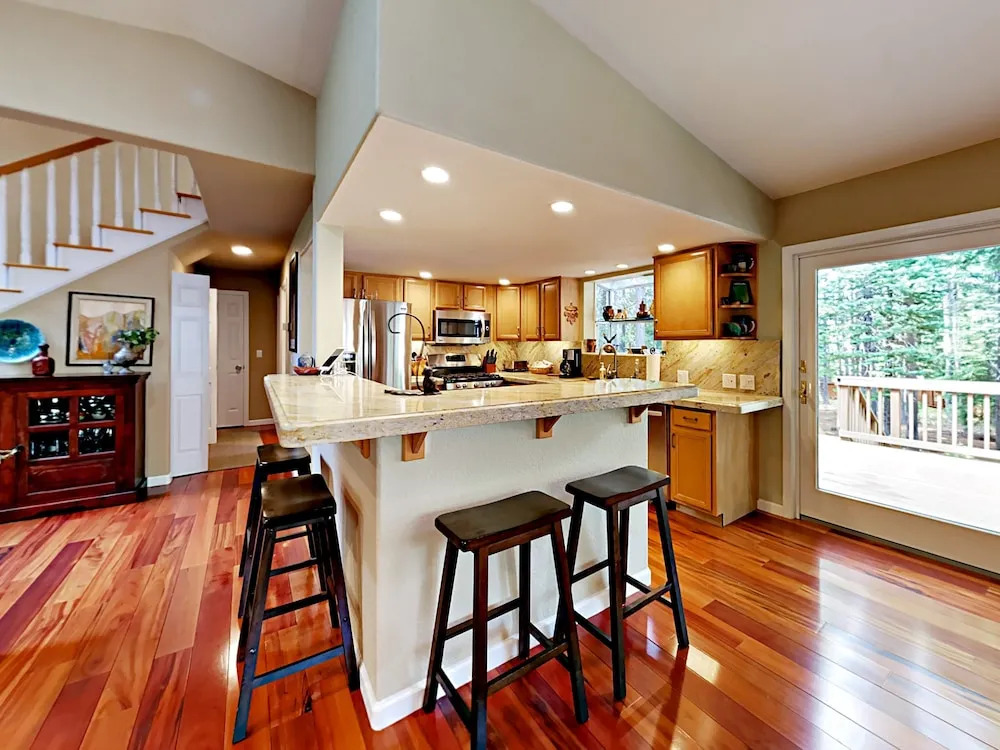 Totally Remodeled Cabin in South Lake Tahoe by RedAwning