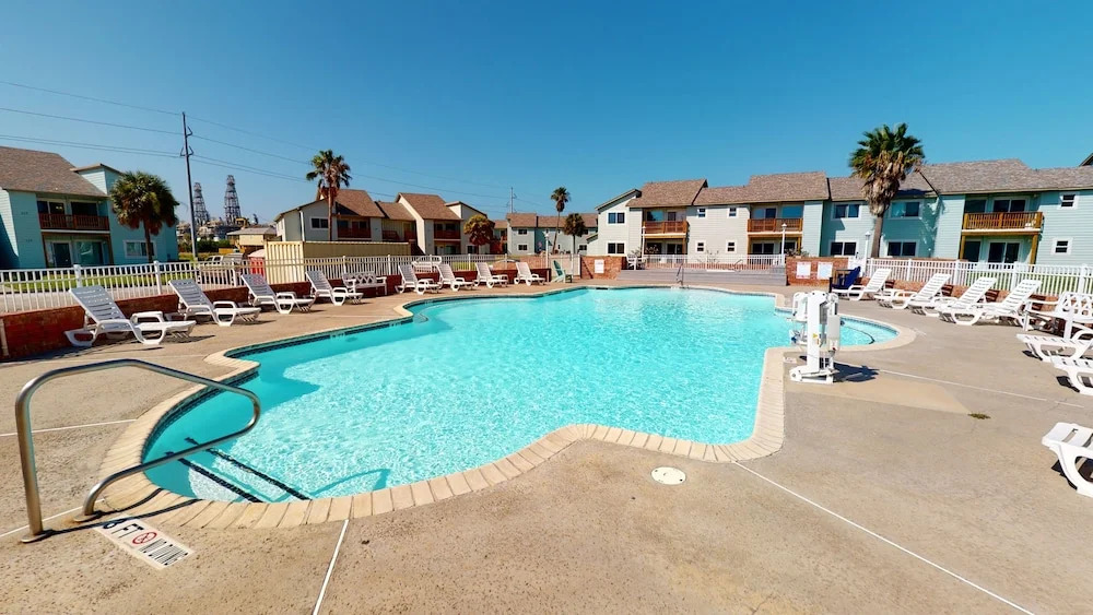 Hipnautic 2 Bedroom Condo