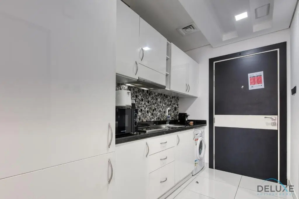 Radiant Studio at Giovanni Boutique Suites DSC by Deluxe Holiday Homes