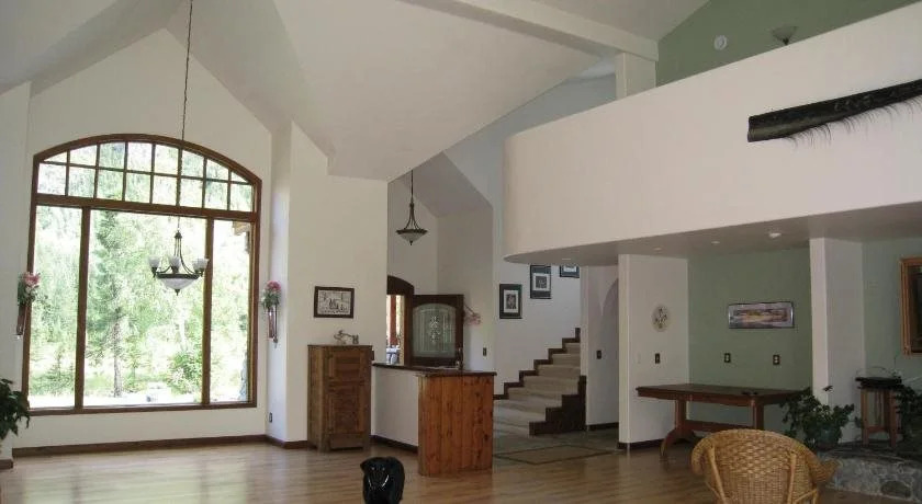 Inn at Tern Lake