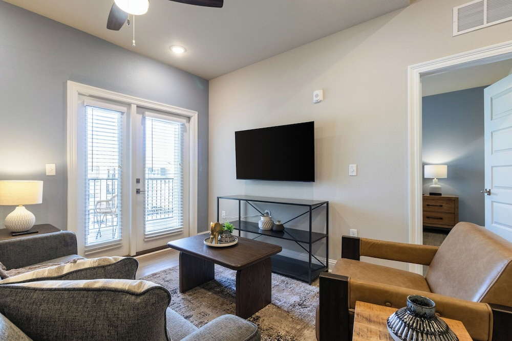 Landing Apartments Near North Okaloosa Medical Center