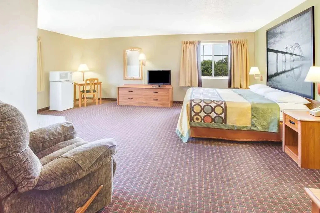 Super 8 Le Claire/Quad Cities