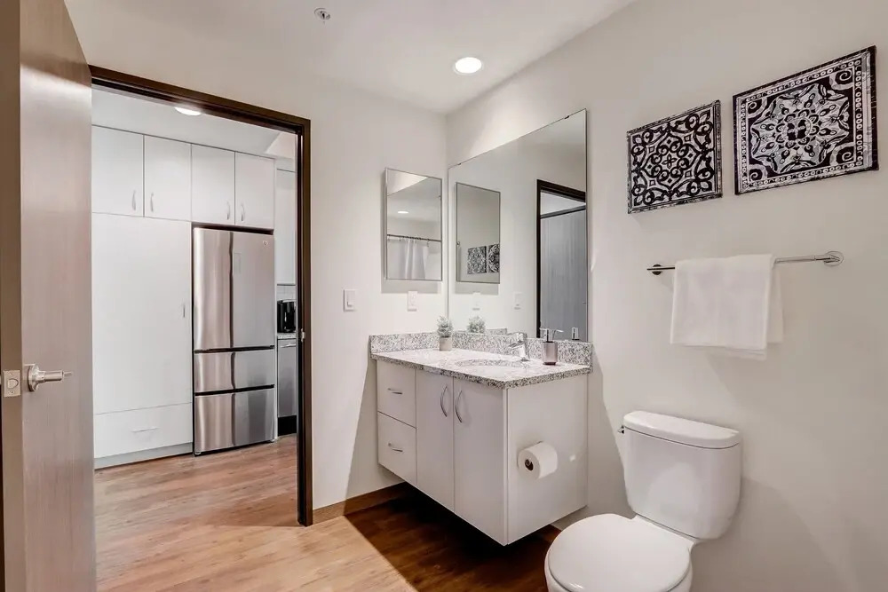 FRONTDESK Urbanite Apts Lower East Side Milwaukee