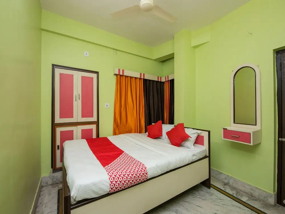 OYO 12803 Moon Light Hotel
