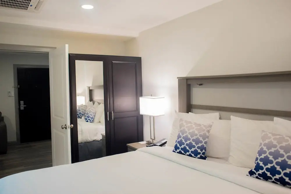 King's Hotel & Residences