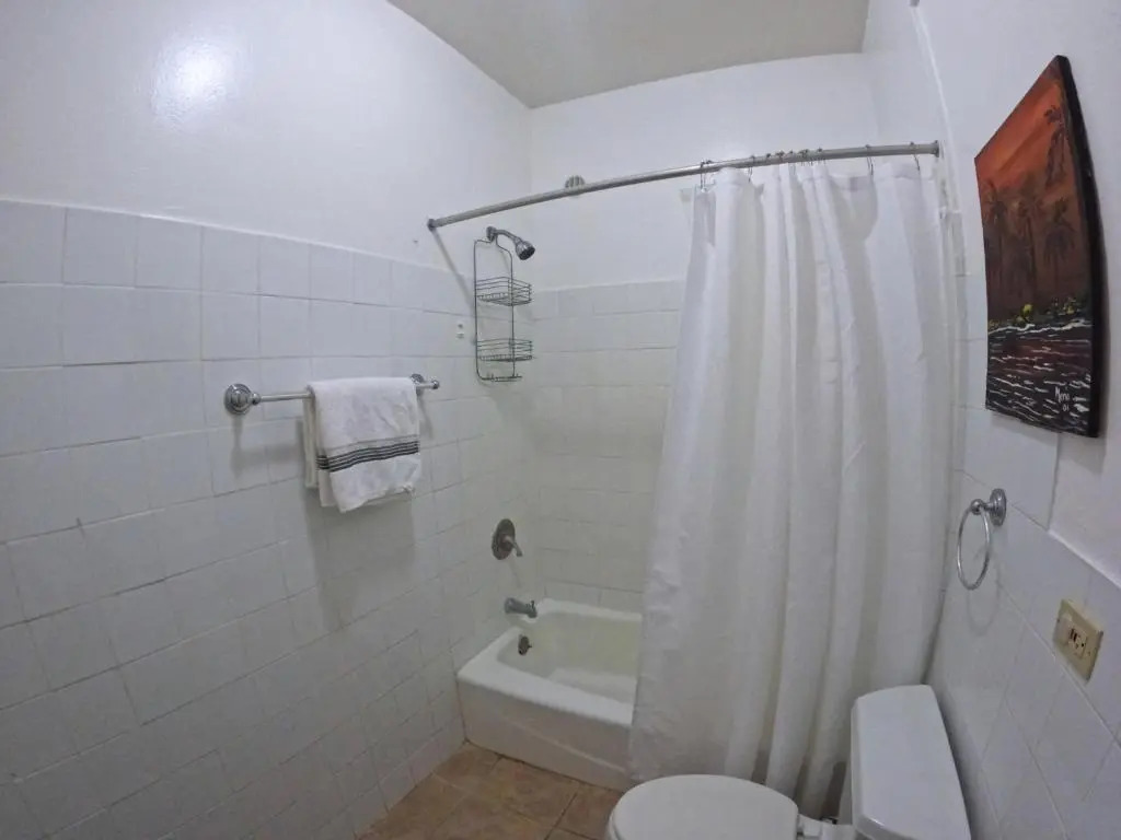 In Joyuda Beach, Apartment with Pool & Basketball Court