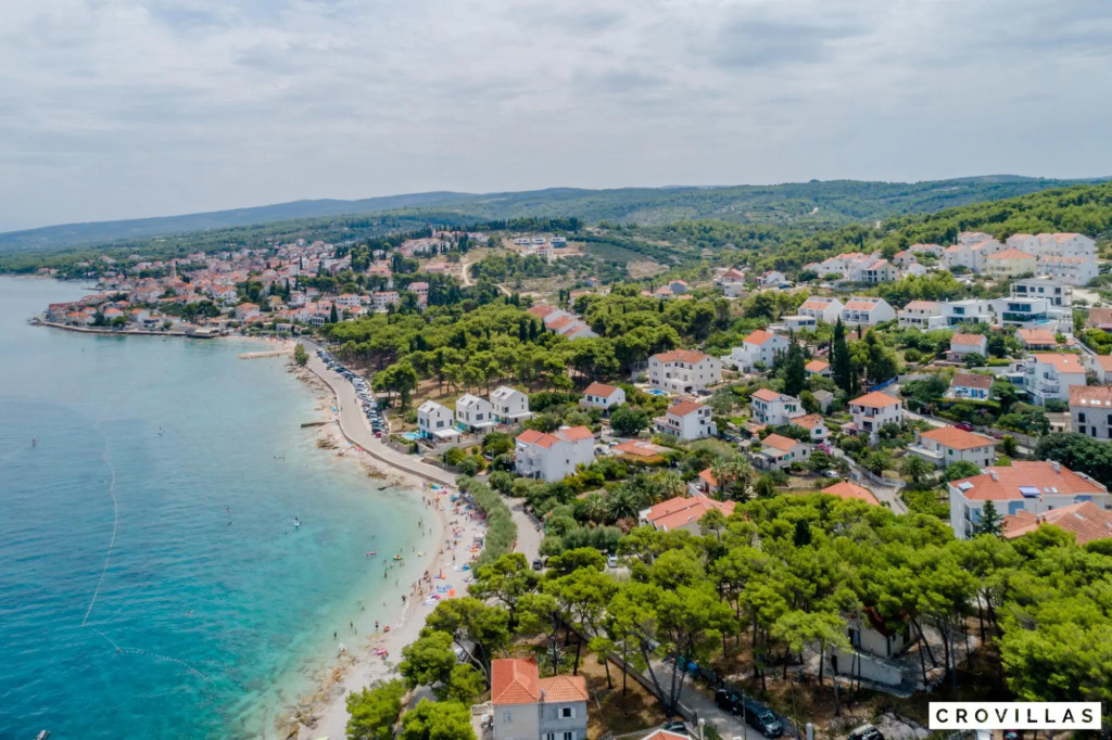 Pax in Sutivan with 3 bedrooms and 3 bathrooms