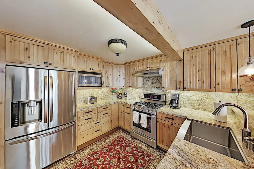 400fairg 3 Bedroom Condo
