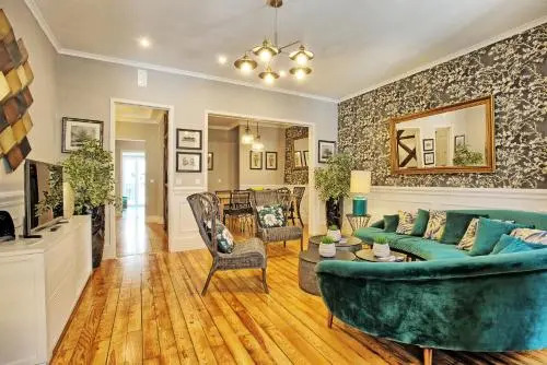 Angel's Chic Duplex