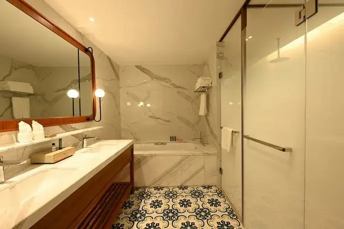 Chikan Diao Lou Hotel