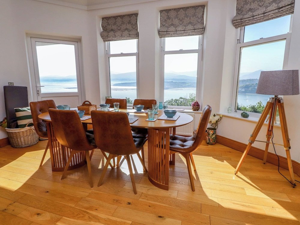 Menai View