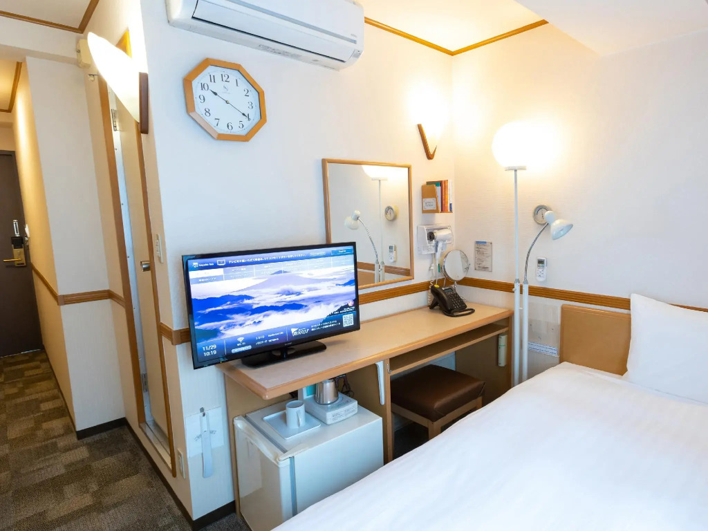 Toyoko Inn Okinawa Naha Asahibashi Ekimae