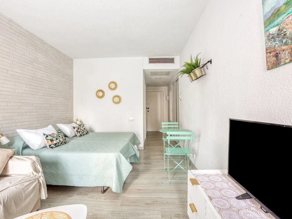 Elegant Holiday Home in Seville near River Guadalquivir