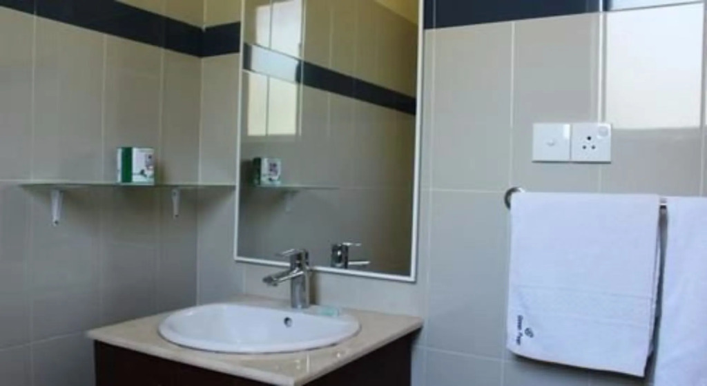 The Ocean Pearl Hotel Negombo