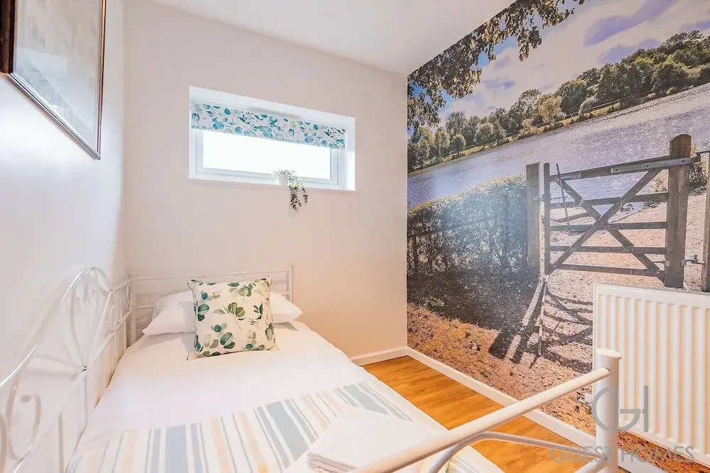 Host Stay Little Highlands