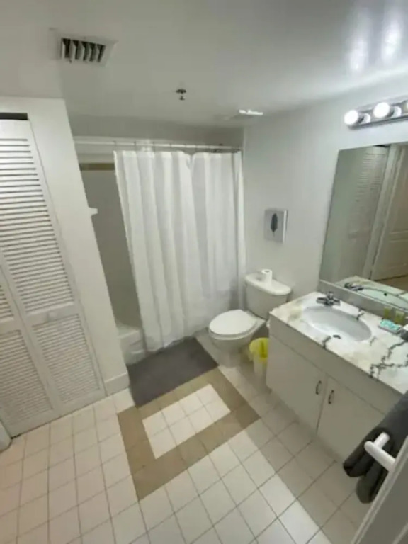 39th Floor Condo 1 1 W Pool Gym -free Parking