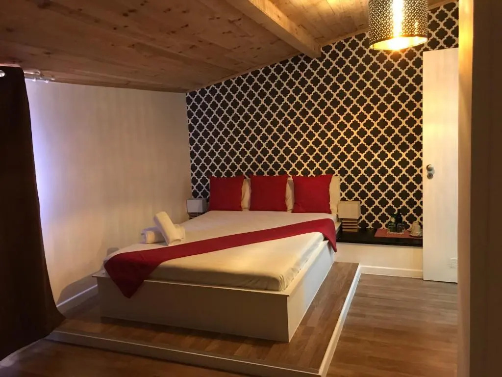 Tejos House