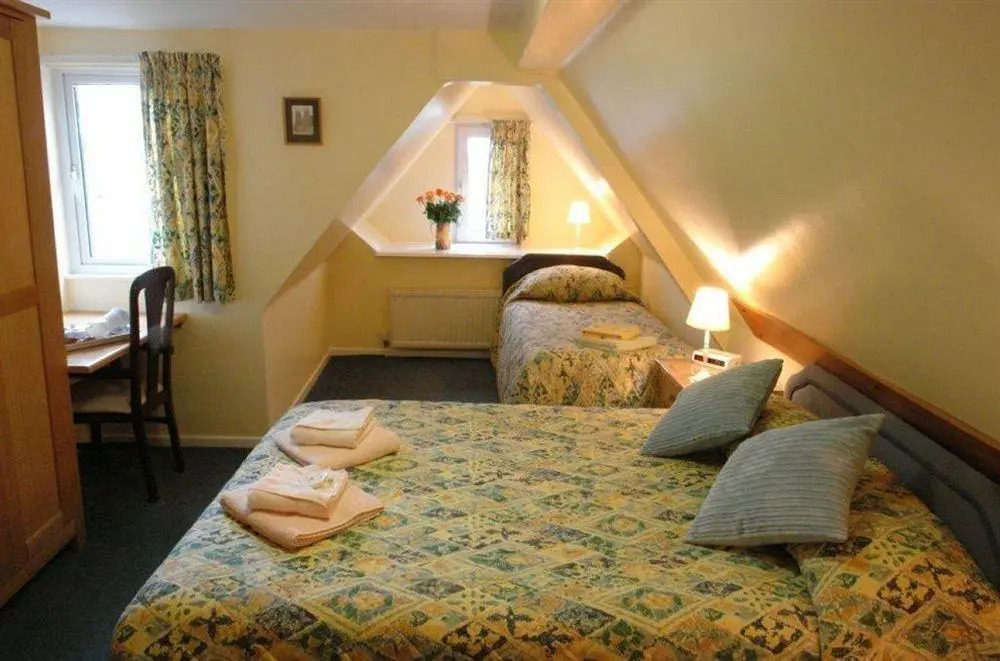 Midway Guest House