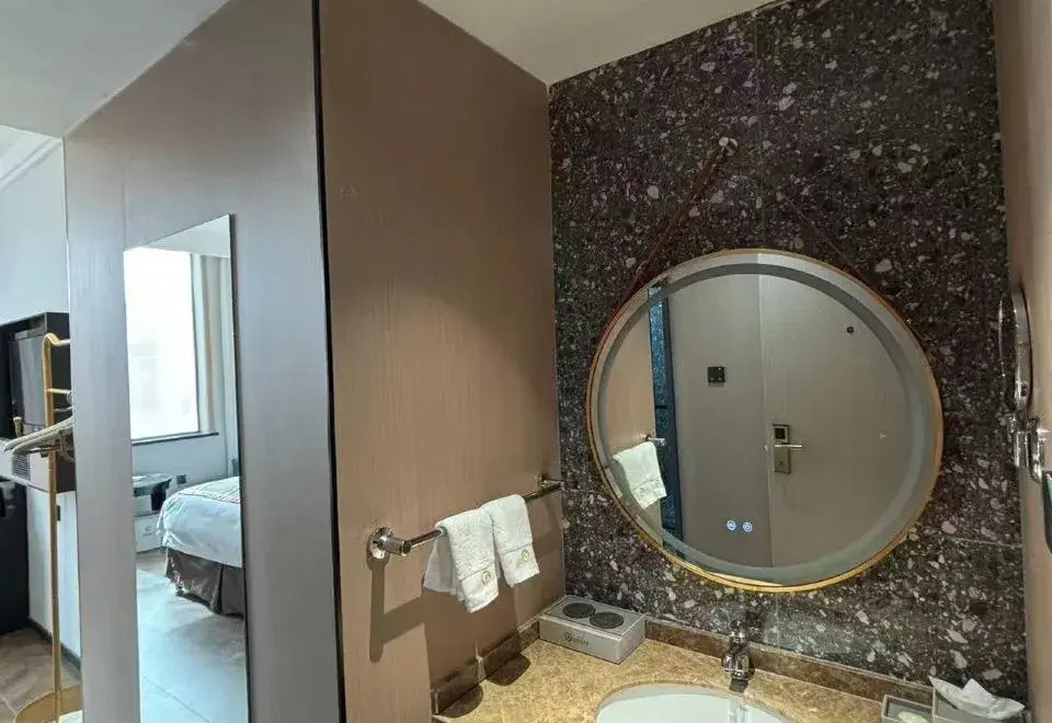 Baiyin Renan Hotel