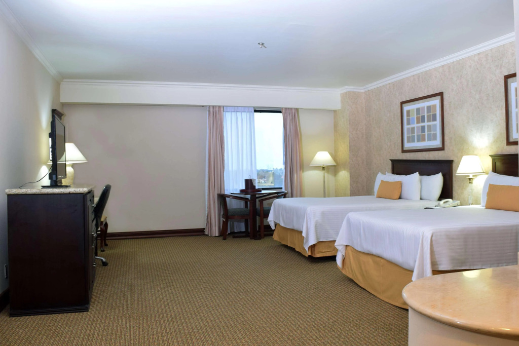 Best Western PLUS Nuevo Laredo Inn & Suites