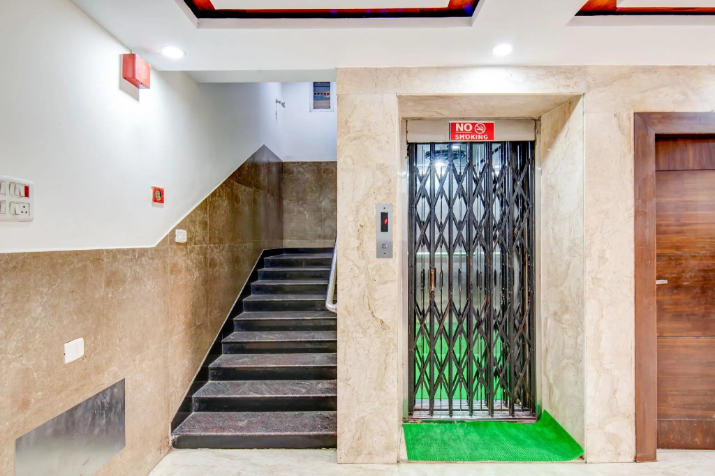 OYO 78835 Hotel Royal Grand
