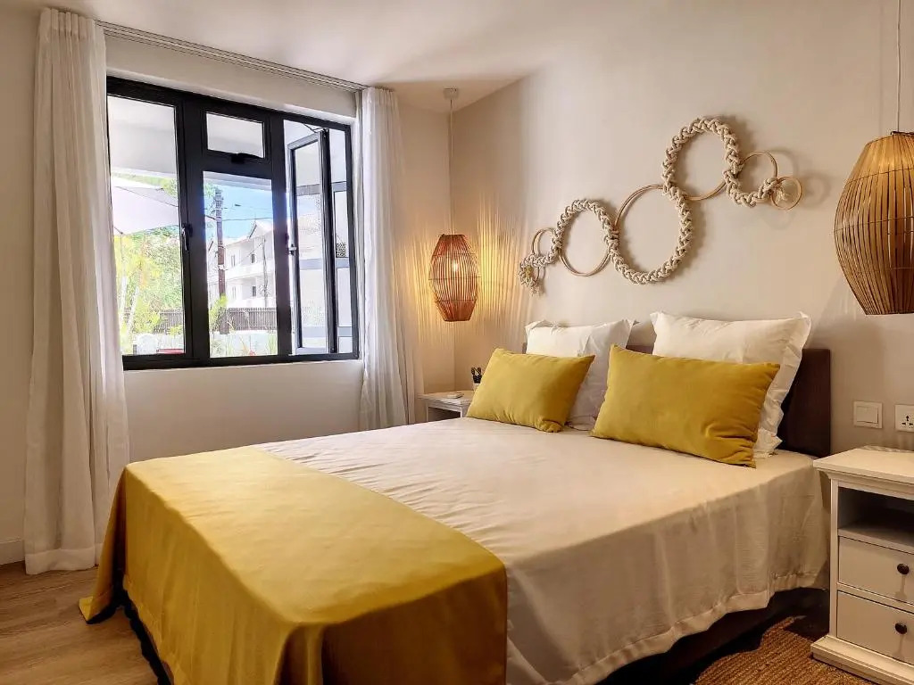 Sunkissed - Brand New Beach apartment located 50m from beach