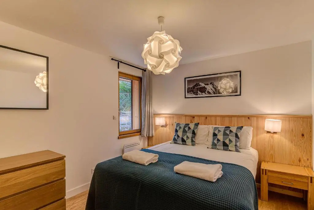 BIOLAY 2 - Alpes Travel - Central Chamonix - Sleeps 6