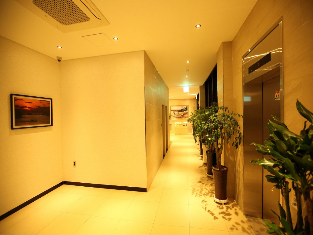 Suave Hotel