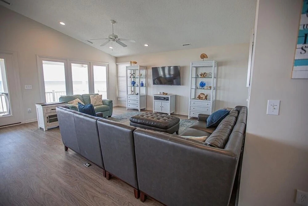 Ohana Tides 5 Bedroom Home by RedAwning